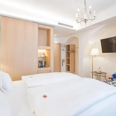 Hotel Wolf-2
