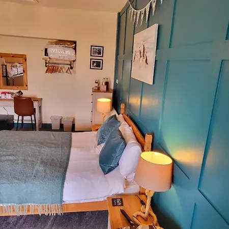 Ensuite Bed And Breakfast Rooms At The Ring Pub-2