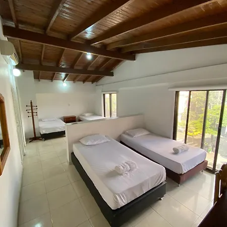 Hotel Laureles 70-3