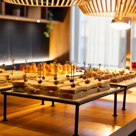 Courtyard By Marriott Glasgow Sec-2