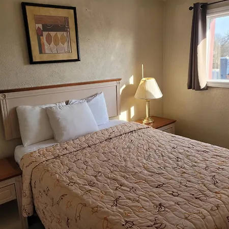 Sand Castle Suites Motel-2