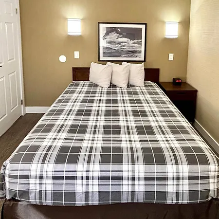 Rodeway Inn & Suites-2