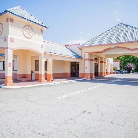 Oyo Hotel Greensboro East I 40-3