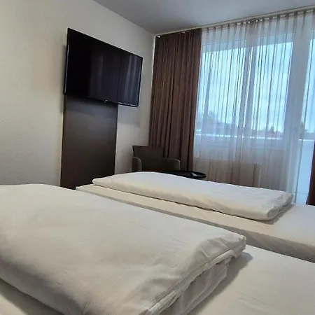Melvi Hotel Goeppingen-3