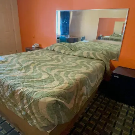 Deluxe Inn Motel-3