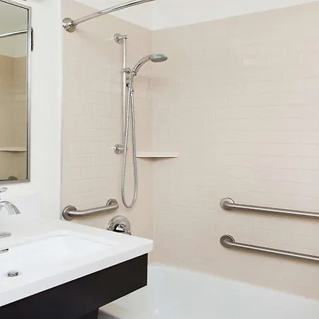 Sonesta Simply Suites Lansing-2