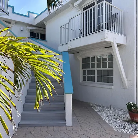 Alamanda Villas On Holmes Beach-2