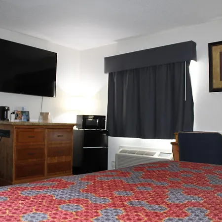 American Inn And Suites Ionia-3