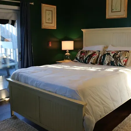 Tavern On The Bay Hotel - Lucky Luciano Suite-3
