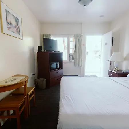 Beachside Motel-3