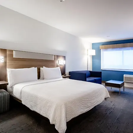 Holiday Inn Express & Suites Waco Downtown By Ihg-3