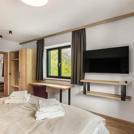 Emma Deluxe Aparthotel, Aircondition, ganzjährig beheizter Außenpool&Skibus direkt vor der Tür-3
