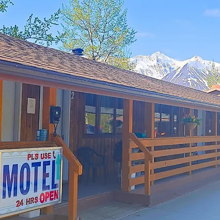 Cozy Corner Motel & Restaurant-2