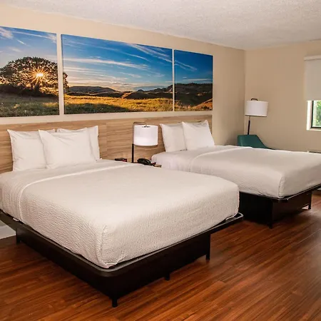 Days Inn And Suites By Wyndham Hammond, In-2