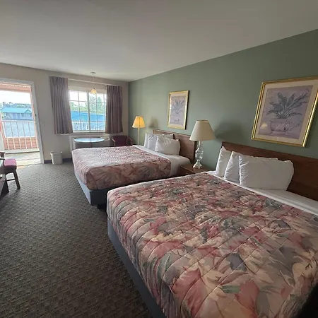 Great Lakes Inn Mackinaw City-3