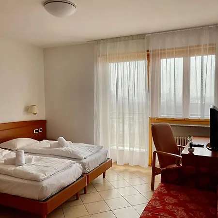 Goldenhof-3