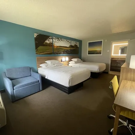 Days Inn & Suites By Wyndham York-2