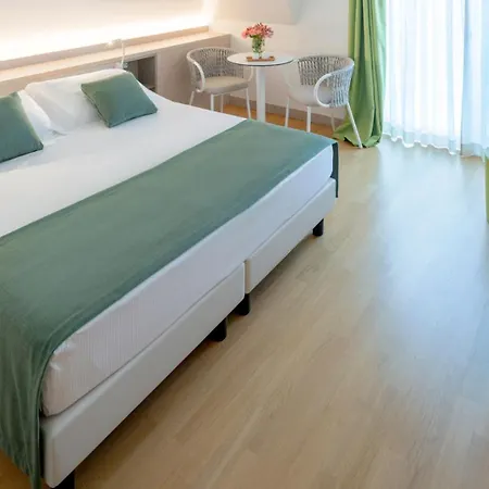 Hotel President-2