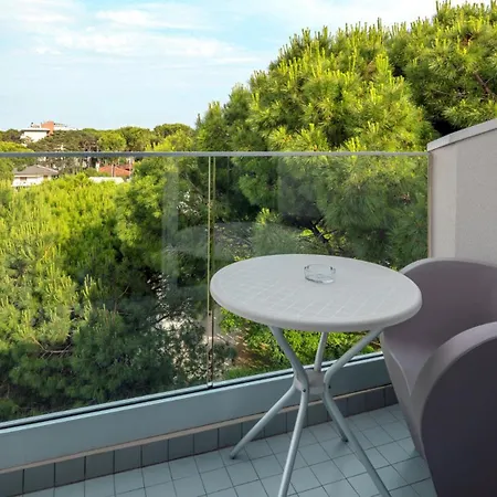 Hotel President-3