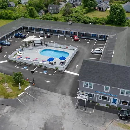 Jonathan Edwards Motel-3