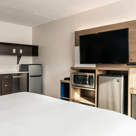 Comfort Suites Kingston Central-2