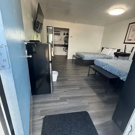 Holiday Lodge-2