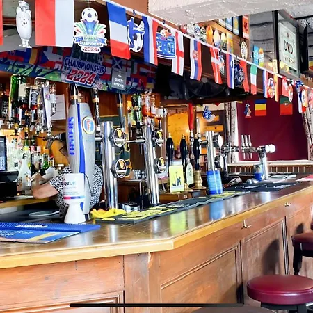 The Prince Albert, Whitton-2