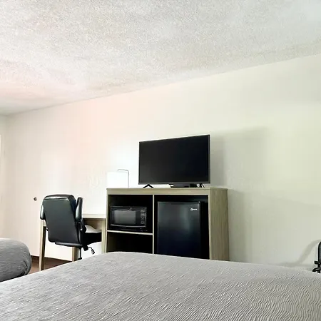 Quality Inn & Suites Greenville I-65-2