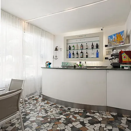 Hotel Altamarea Cesenatico-3