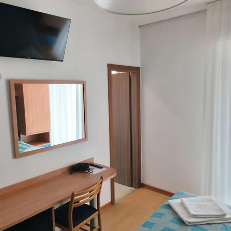 Hotel Midi-2