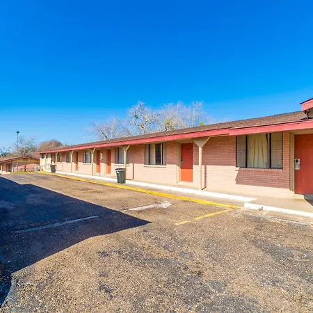 Capital O Hotel Beeville - Us 181-2