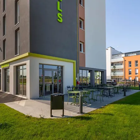 B&B HOTEL Orléans Saran-3