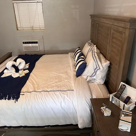 Twin Palms Motel-3