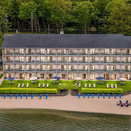 Beachfront Hotel Houghton Lake-3