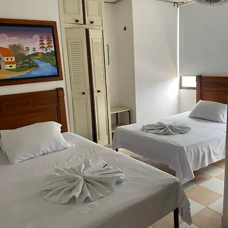 Hotel Los Corales Tulua-3