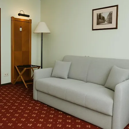 Hotel Solaris-3