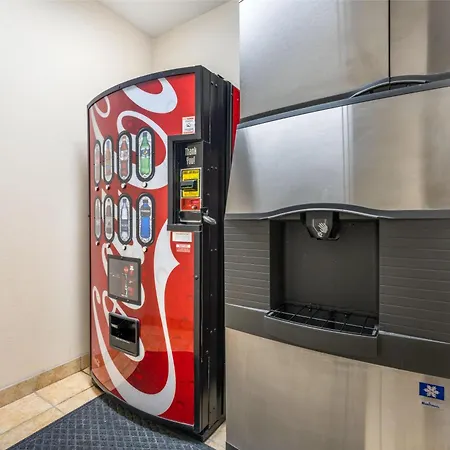 Best Western Plus Eastgate Inn & Suites-3