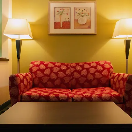 Quality Inn & Suites Bloomington I-55 And I-74-2