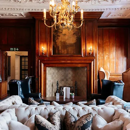 The Royal Hotel-2