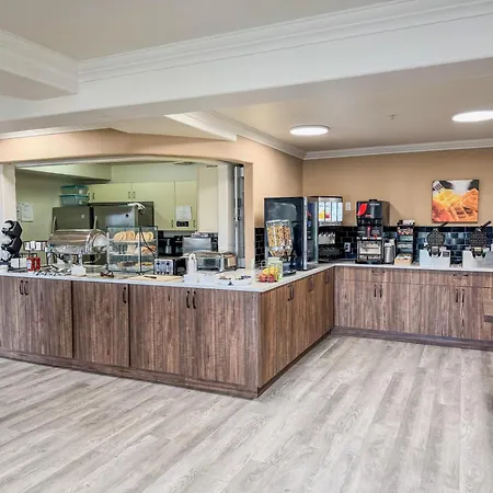 Super 8 By Wyndham High River Ab-2