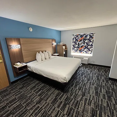 Baymont By Wyndham Jacksonville-2