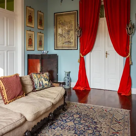 Vintage Balcony Guesthouse & Suites-3