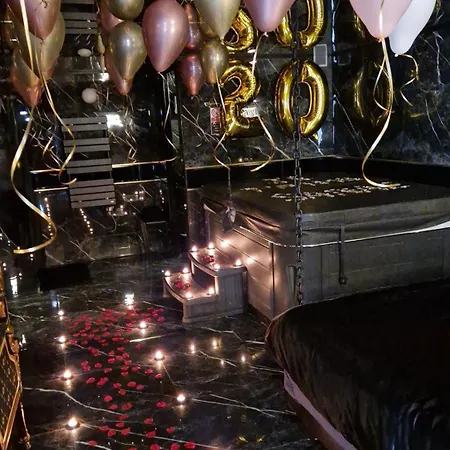 Love Room - Versace-3