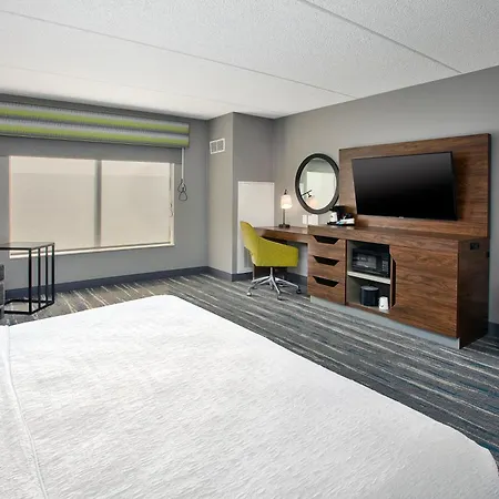 Hampton Inn & Suites Cleveland-Beachwood-3