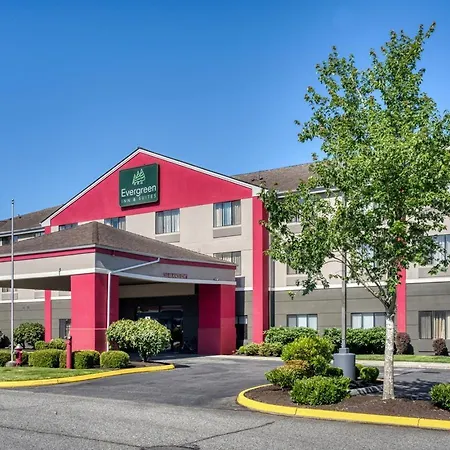 Evergreen Inn & Suites-2
