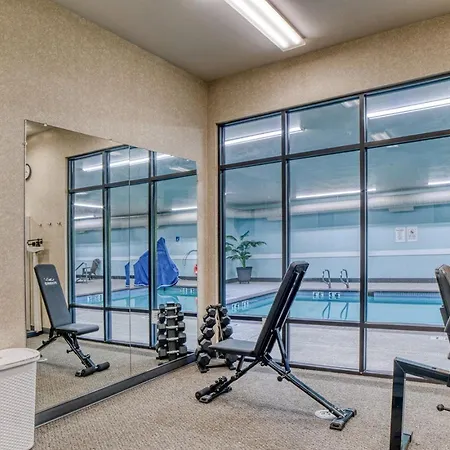 Evergreen Inn & Suites-3
