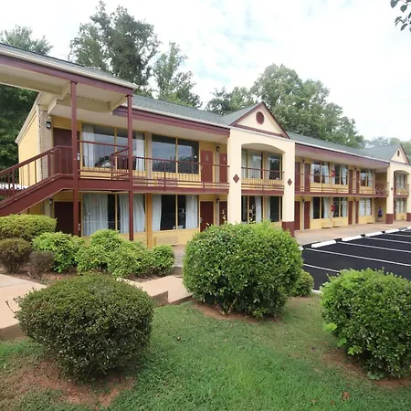 Americas Best Value Inn Pilot Mountain-3