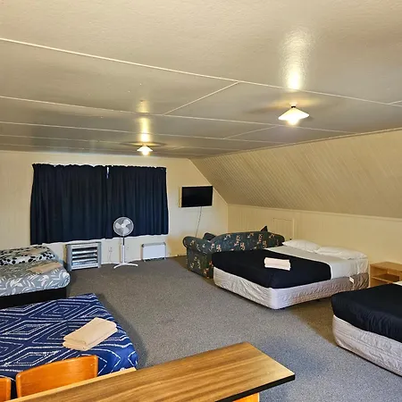 Bulls Motel & Holiday Park-3