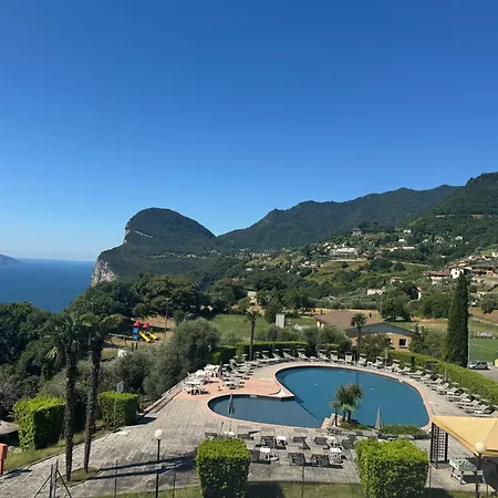 Terrazza Del Brivido, Hotel Paradiso-3