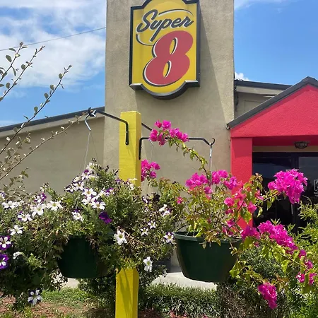 Super 8 By Wyndham Monroe-3